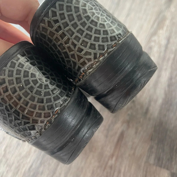 Dansko | Mosaic Patent Leather Clogs Size 38 - Picture 4 of 6